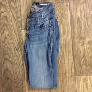 Women’s Size 3 LOVEsick Jeans with 3 buttons